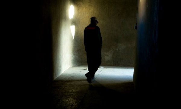 Elvis Ramić objasnio je da su se oni tamo našli posredstvom jedne njemačke firme, ali je njen vlasnik netragom nestao; ilustracija: Sebmeyer.photoshelter.com Elvis Ramić objasnio je da su se oni tamo našli posredstvom jedne njemačke firme, ali je njen vlasnik netragom nestao; ilustracija: Sebmeyer.photoshelter.com