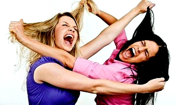 Žene programirane da budu agresivne jedna prema drugoj