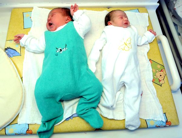 Novorođeni Jihad pored vršnjaka prosječne kilaže; foto: Rp-online.de Novorođeni Jihad pored vršnjaka prosječne kilaže; foto: Rp-online.de