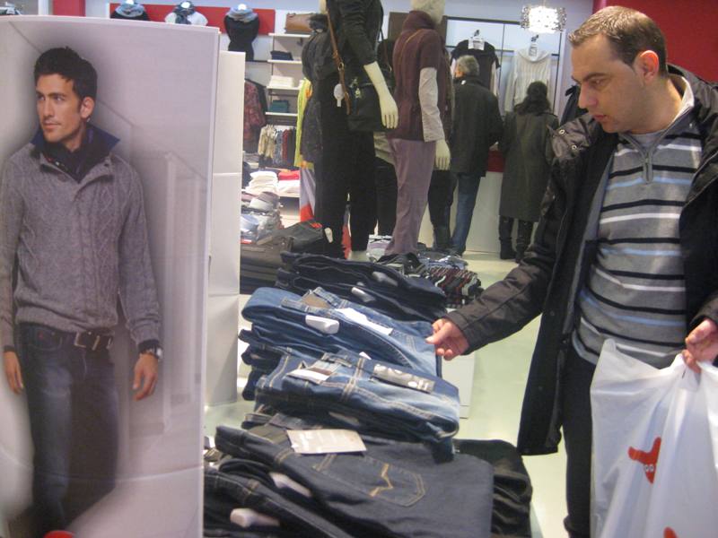 Odličan dizajn i kvalitet odjeće učinio je Blast, od ulučne marke, brendom kojeg su zavoljeli svi-od srednjo&scaron;kolaca do poslovnih ljudi