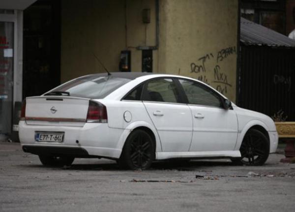 opel vectra bacena bomba