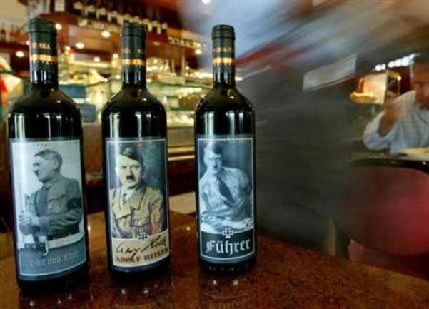 Fla&scaron;e s Hitlerovim likom