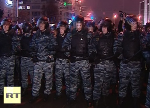 Policija je danas privela oko 50 učesnika protestnog skupa opozicije u centru Moskve