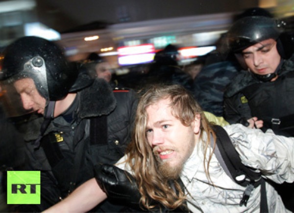 Policija je danas privela oko 50 učesnika protestnog skupa opozicije u centru Moskve