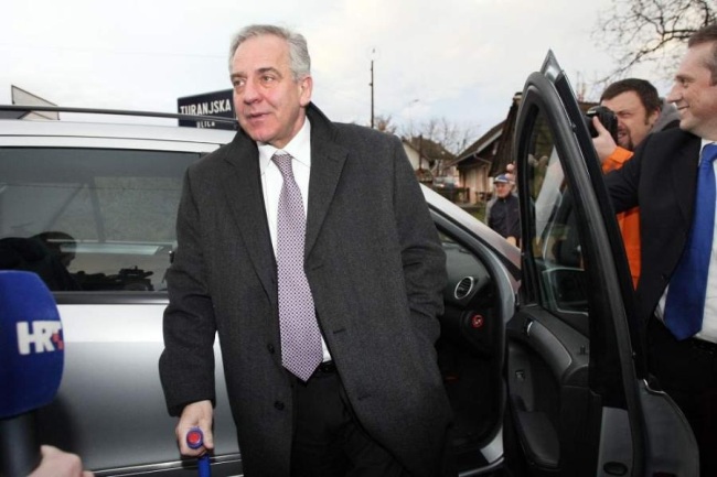 Ivo Sanader iza&scaron;ao iz Remetinca