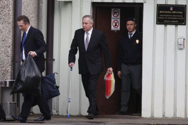 Ivo Sanader iza&scaron;ao iz Remetinca