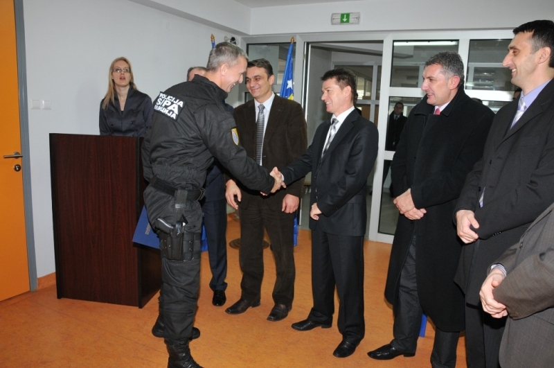 Služba za poslove sa strancima u kontinuitetu vr&scaron;i doedukaciju i usavr&scaron;avanje svojih kadrova i mehanizama za upravljanje migracijama