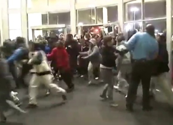 Neredi sirom SAD-a zbog Air Jordan patika