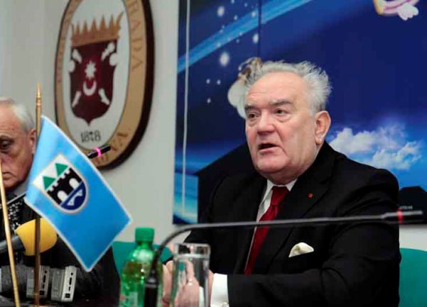 alija behmen press naslovna