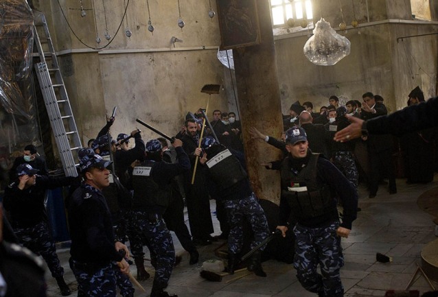 Grčki svećenici potukli se s armenskim