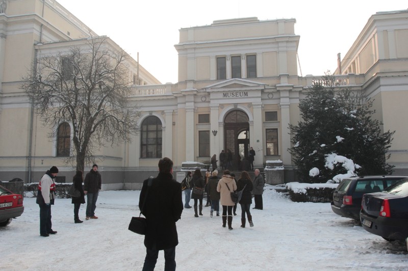 Okupljanje i press konferencija povodom najavljenog zatvaranja Zemaljskog muzeja BiH
