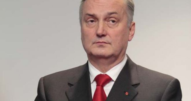 Pozivamo političare da slijede primjer Zlatka Lagumdžije i javnosti predoče svoju imovinu