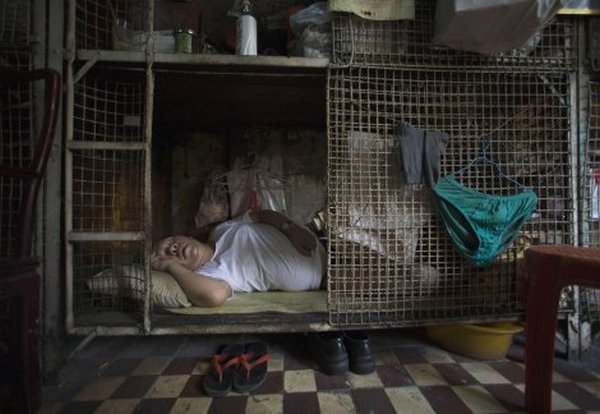 Vi&scaron;e od 100.000 ljudi u Hong Kongu živi u kavezima povr&scaron;ine jedan kvadratni metar
