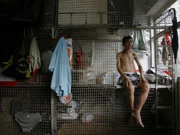 Vi&scaron;e od 100.000 ljudi u Hong Kongu živi u kavezima povr&scaron;ine jedan kvadratni metar