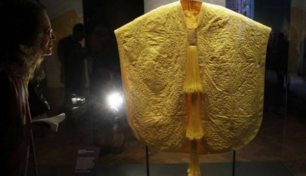 Haljina od paukove svile izložena u londonskom muzeju