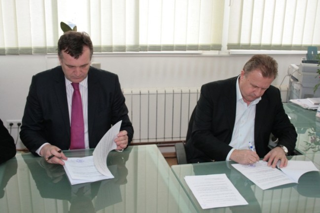 U prostorijama Veterinarske stanice na Slatini, 27. januara 2012. godine potpisan je ugovor o realizaciji granta iz budžeta Općine Centar