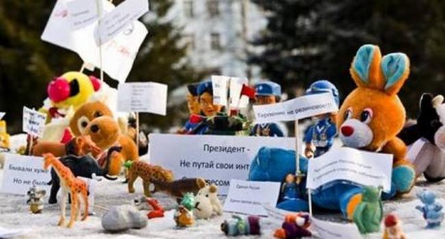 Protest igračaka uzbunio rusku policiju