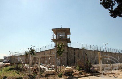 Palestinski zatvorenik 45 dana &scaron;trajkuje glađu