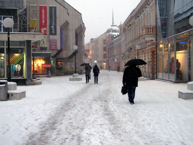 U svim osnovnim i srednjim &scaron;kolama u RS naredne sedmice biće obustavljena nastava
