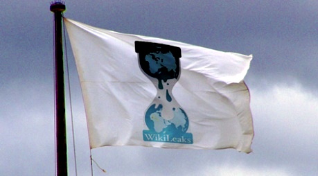 Wikileaks seli servere na brod