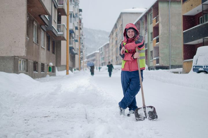 Vrijedni građani čiste naselja od snijega