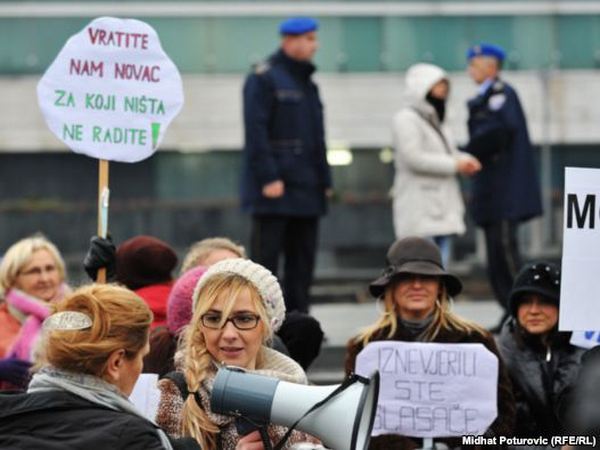 Država u nokdaunu, nacionalizam u porastu