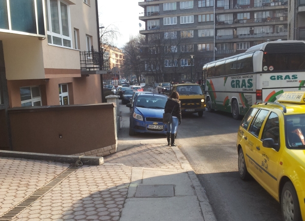 Građani Vraca u borbi protiv trotoarskih siledzija Građani Vraca u borbi protiv trotoarskih siledzija