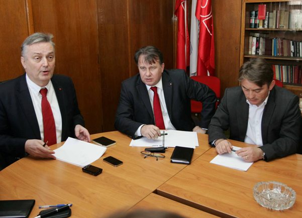 Željko Kom&scaron;ić, Zlatko Lagumdžija i Nermin Nik&scaron;ić/ Foto: DEPO PORTAL