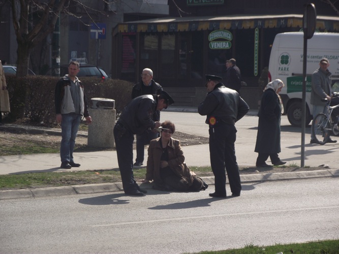 Vozilo udarilo pje&scaron;akinju u Nedžarićima/ Foto: DEPO PORTAL