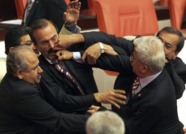 turski parlament tuca