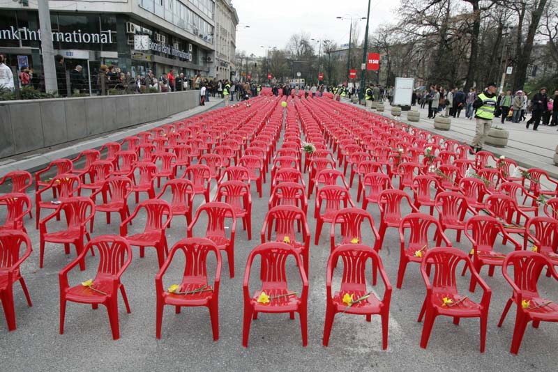 Počast za 11.541 ubijenog građanina Sarajeva odata je manifestacijom Sarajevska crvena linija/ Foto: DEPO PORTAL