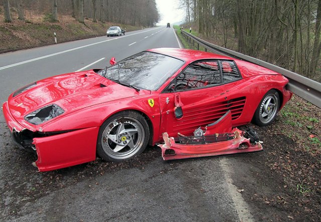 Nijemac slupao Ferrari da bi spasio ježa