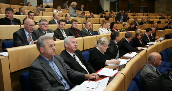 Poslanici SNSD-a, već po starom običaju, napustili sjednicu Predstavničkog doma