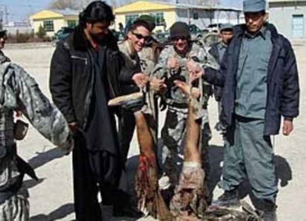 američki vojnici - fotografije s le&scaron;evima - Afganistan