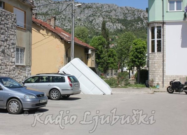 kombi propao u zemlju ljubuski