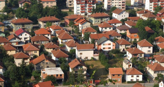 Dok je naselje u strahu od virusa: Uz prijetnju vatrenim oružjem, opljačkana pošta u Hrasnici