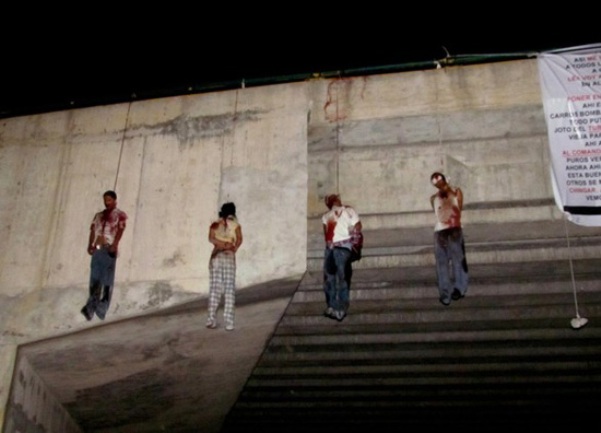 Meksički narko kartel na most objesio iskasapljena tijela devet ljudi