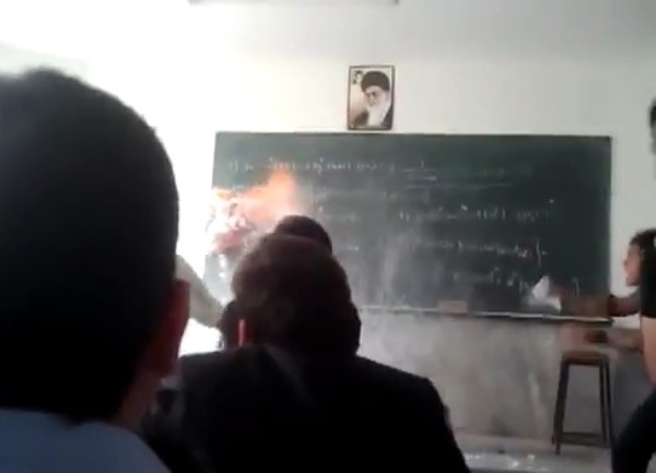 đaci zapalili druga