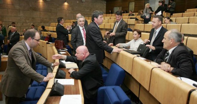 Vlast u FBiH tek u narednoj godini: Nisu izabrani delegati u Dom naroda Federalnog parlamenta