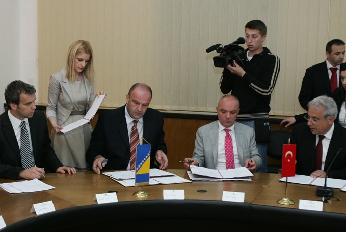 Popisivanje ugovora za dionicu auto-ceste 5C-Suhodol-Tarcin