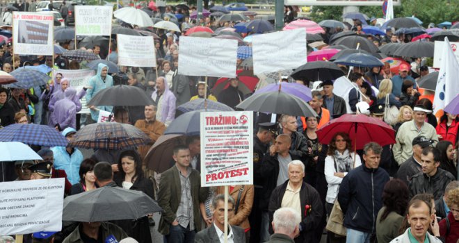 Haos s predumišljajem: Ako se sindikat BiH buni protiv ovakvog (novog) zakona o radu, koga on uopšte štiti i zastupa?!