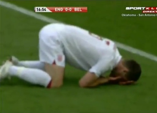 Gary Cahill - slomljena vilica