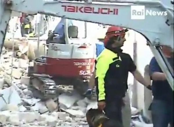 Usljed eksplozije uru&scaron;ile se dvije zgrade, poginula tročlana porodica