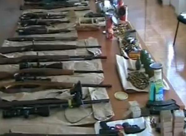 U Kostajnici zaplijenjena velika količina naoružanja U Kostajnici zaplijenjena velika količina naoružanja