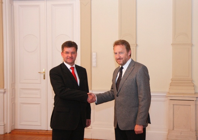 Odražan sastanak Izetbegovića i Lajčaka Odražan sastanak Izetbegovića i Lajčaka