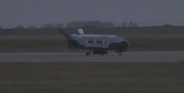 Američki robotski svemirski avion napokon se vratio na Zemlju