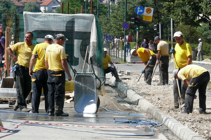 Radovi na mostu u ulici Hamdije Čemerlića Radovi na mostu u ulici Hamdije Čemerlića