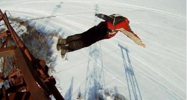 Base jumperu padobran zakazao pri skoku sa 150 metara