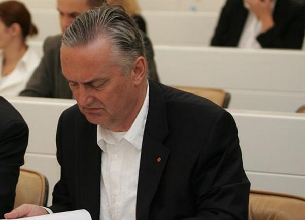 Zlatko Lagumdžija neraspoložen/ Foto: Depo portal