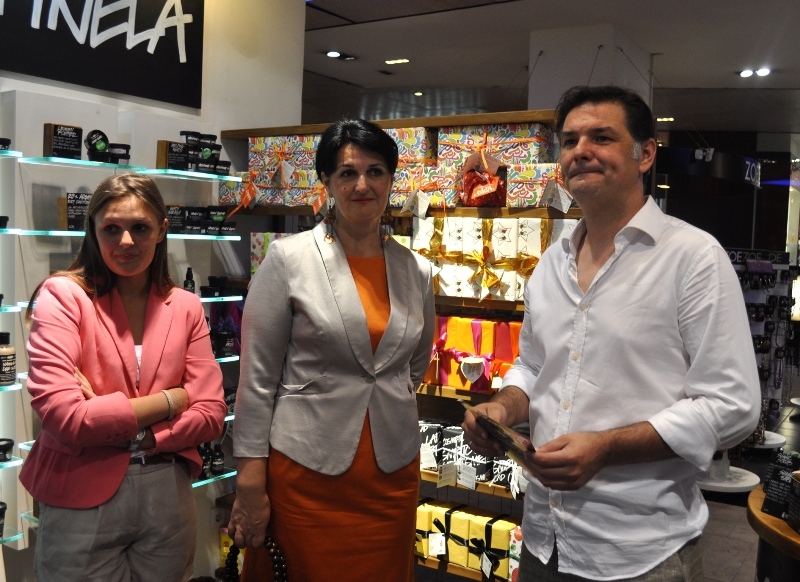 Lush kampanja za pomoć psima Lush kampanja za pomoć psima